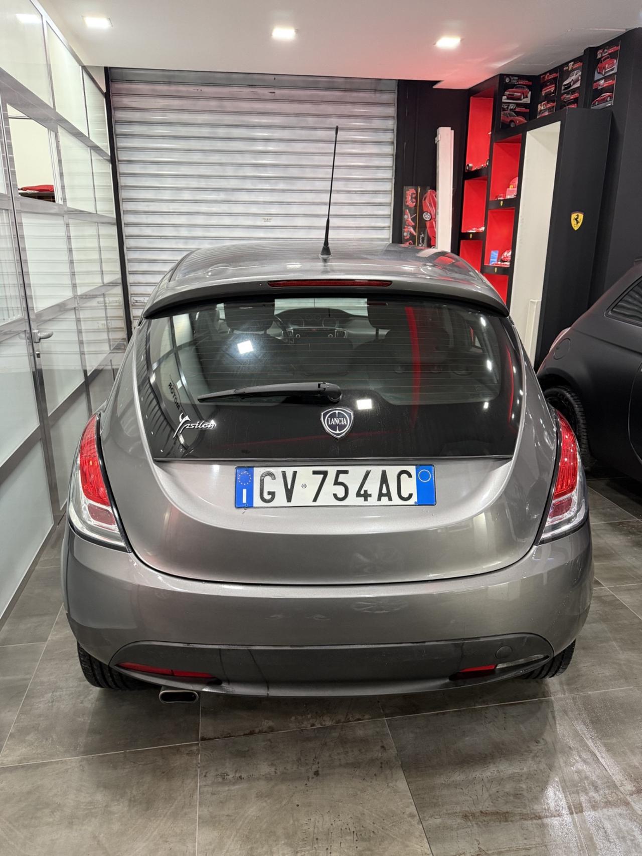 Lancia Ypsilon 1.2 69 CV 5 porte Gold