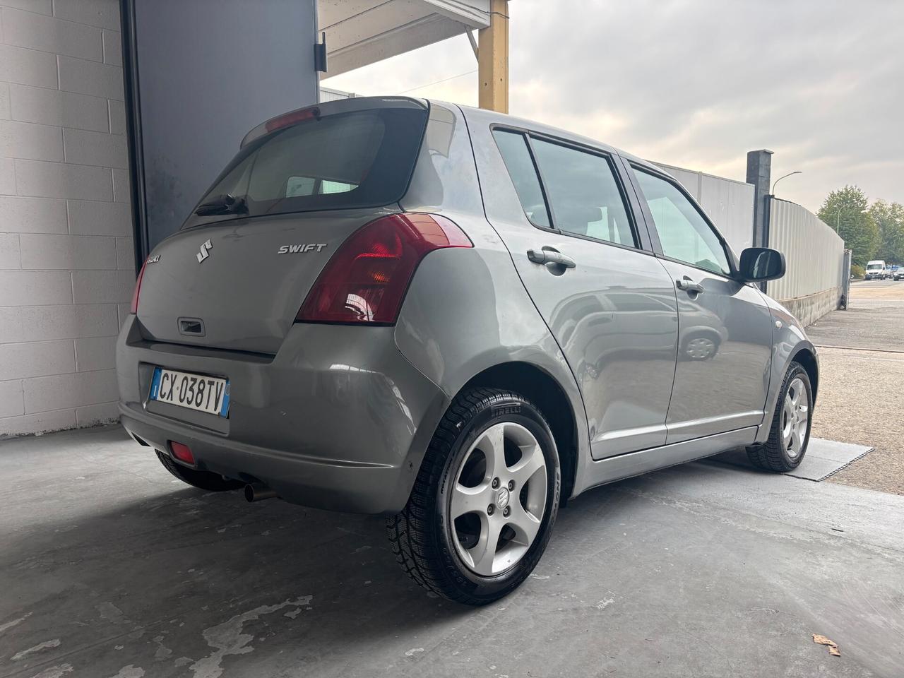 Suzuki Swift IV 5p 1.3 16v GLX 90cv(67kW)