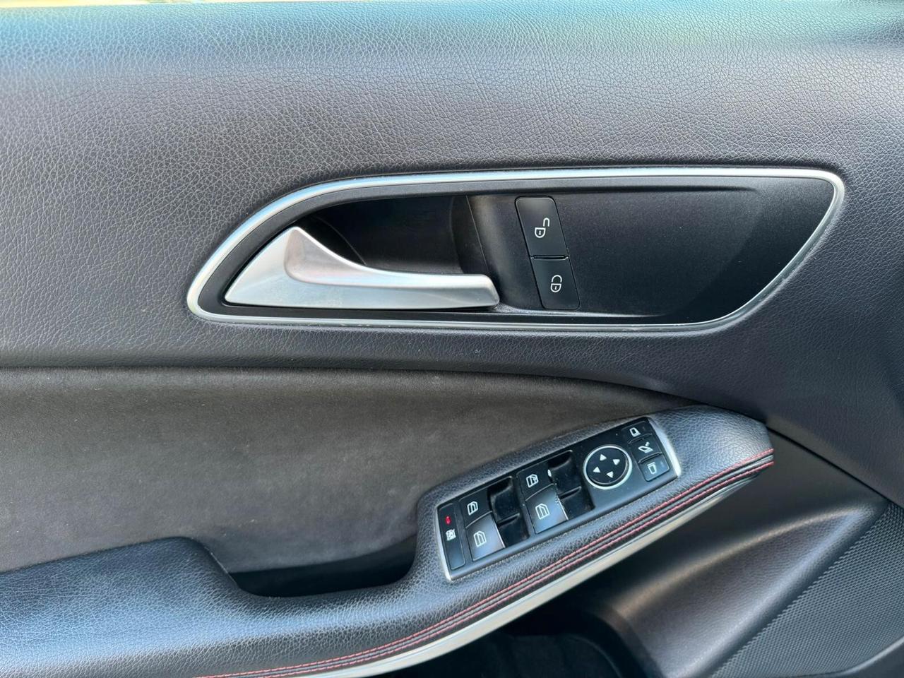 MERCEDES GLA 200D AUTOMATIC PREMIUM