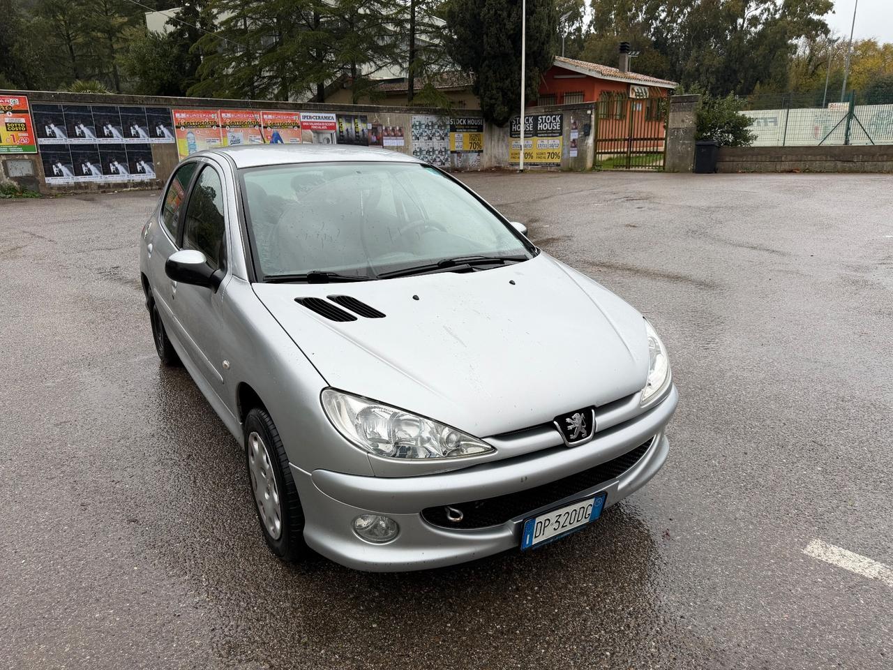 Peugeot 206 1.4 benzina 5 porte km 152 mila ok neopatentati
