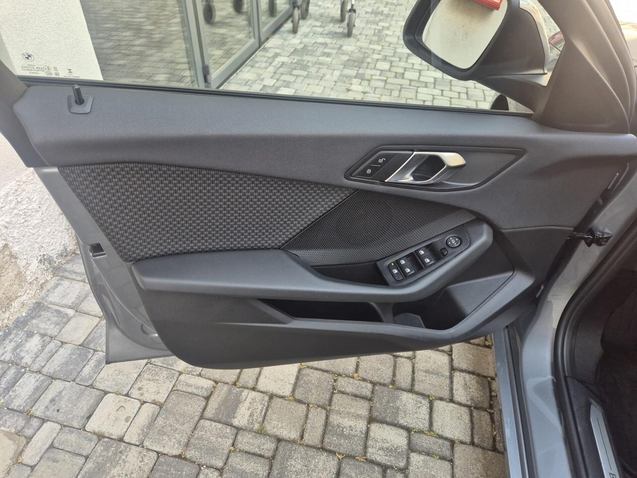 Bmw 116i 5p. Business Advantage OK NEOPATENTATI