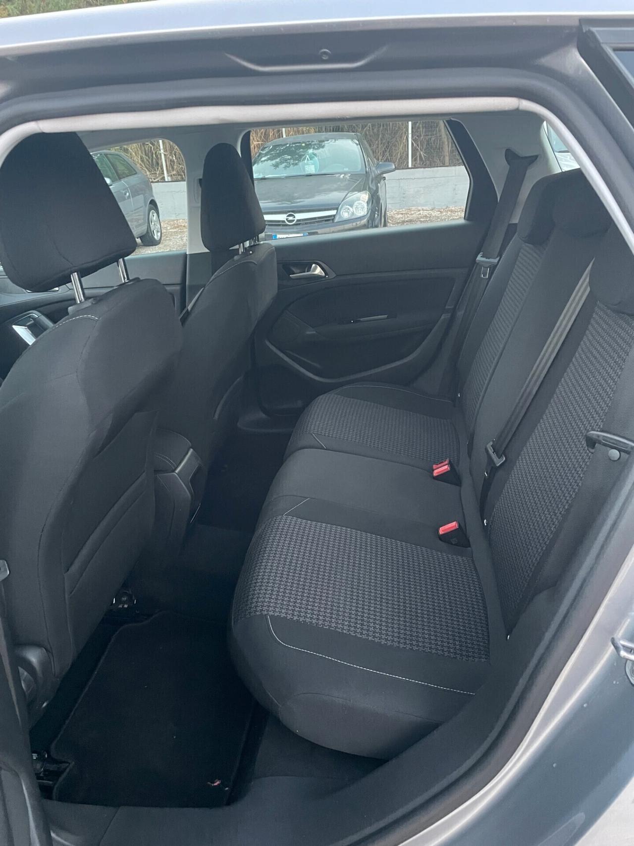 Peugeot 308 BlueHDi 100 S&S SW Access