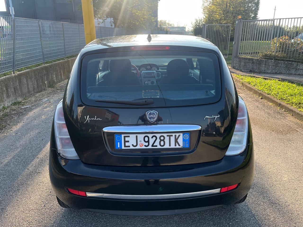 Lancia Ypsilon 1.3 MJT 75 CV Platinum