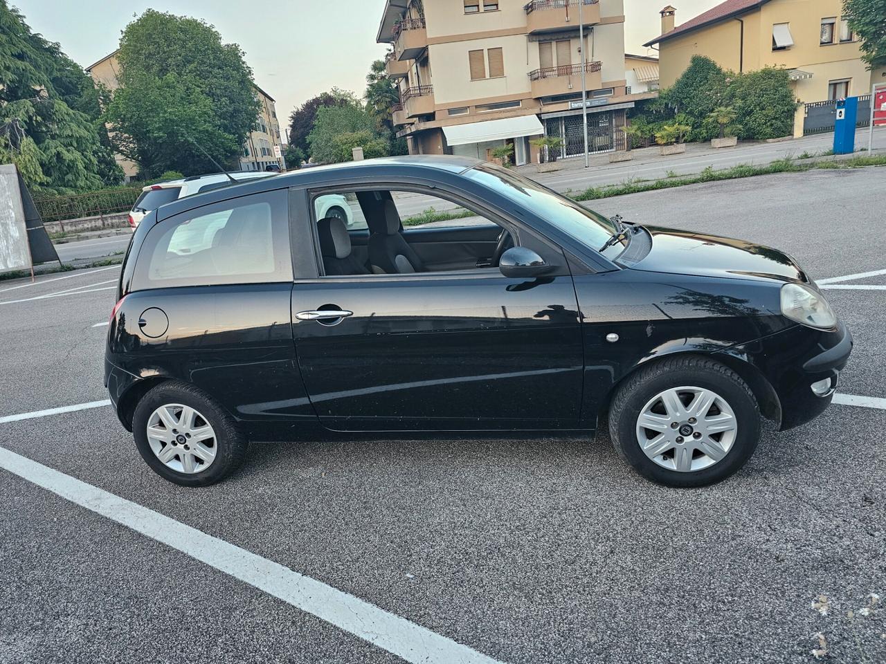 Lancia Ypsilon 1.2 Oro Giallo