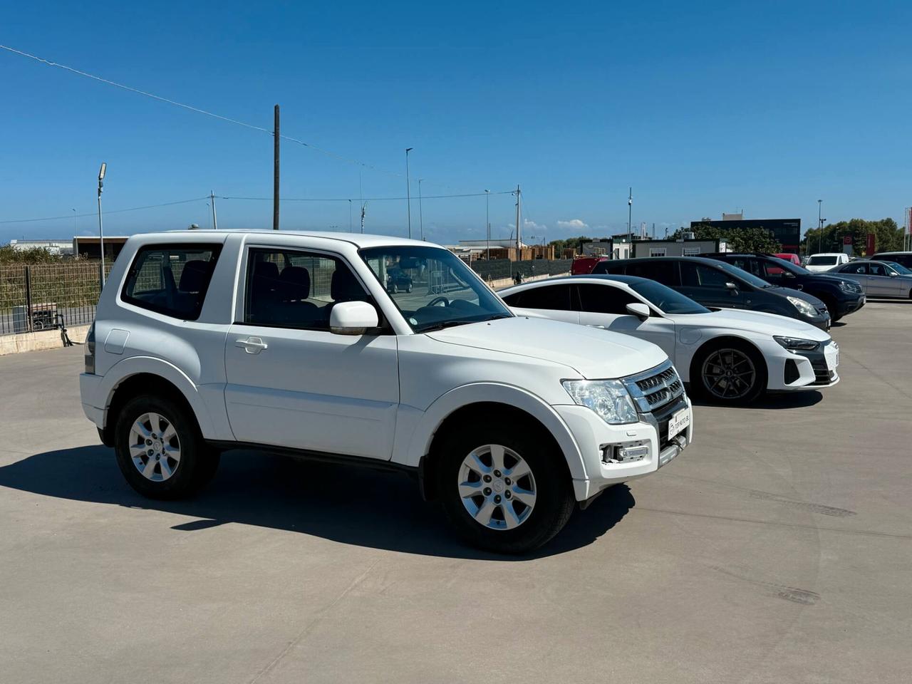 Mitsubishi Pajero 3.2 DI-D 16V aut. 3p. Instyle DPF