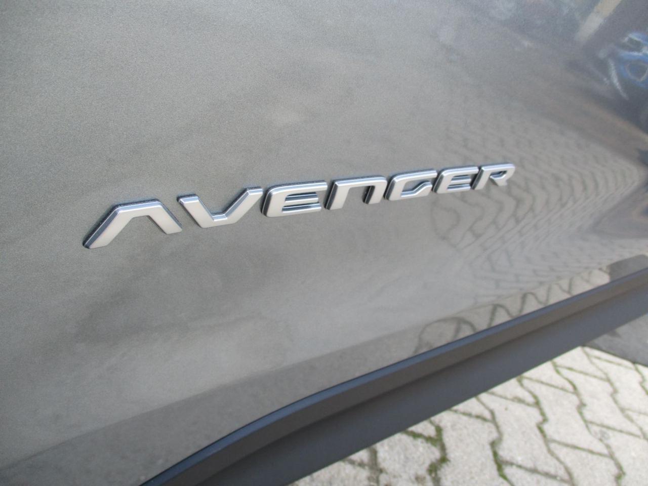 JEEP Avenger 1.2 Turbo Longitude KM 0