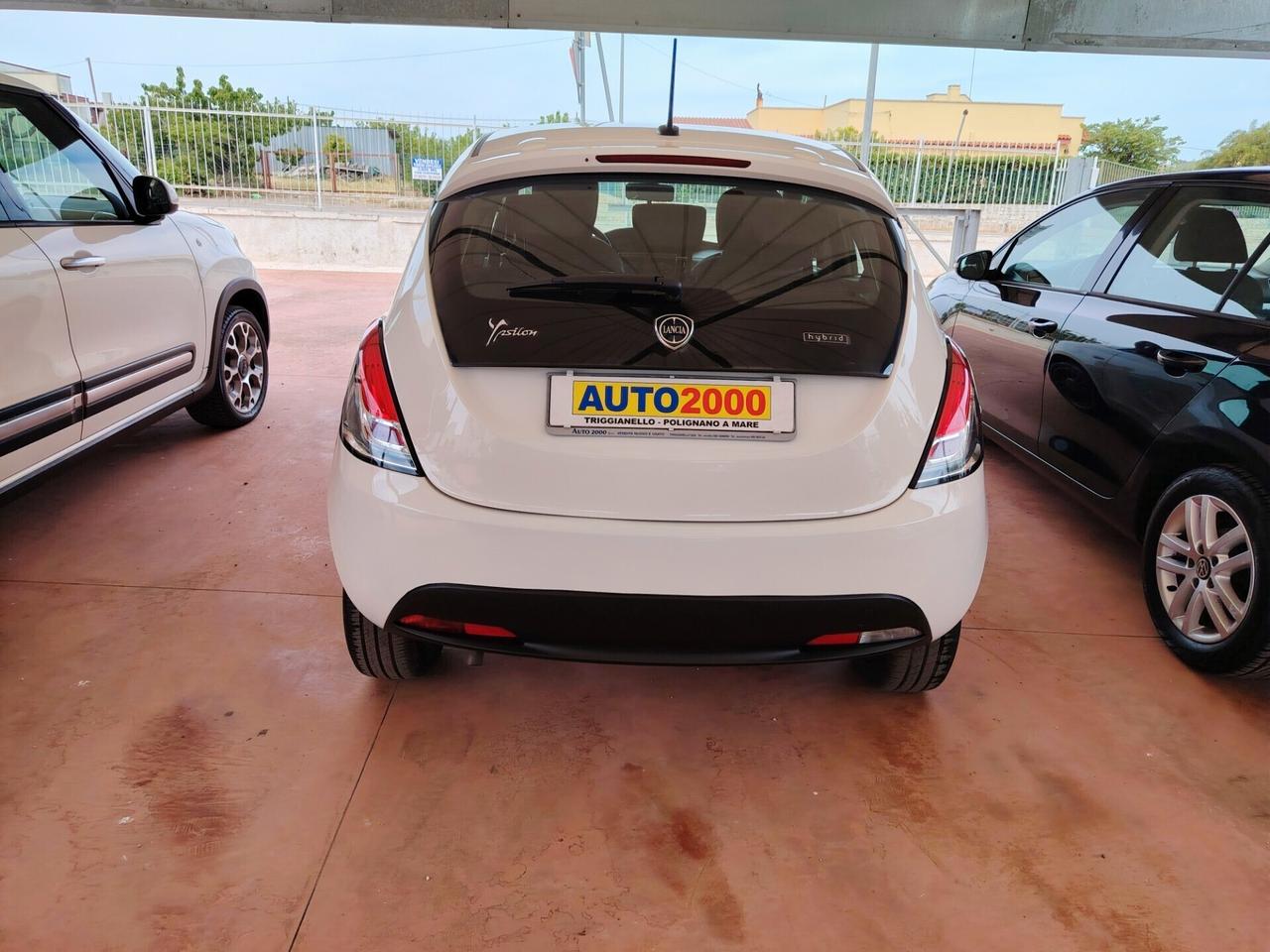 Lancia Ypsilon 1.0 FireFly 5 porte Hybrid Ecochic Silver 5700km