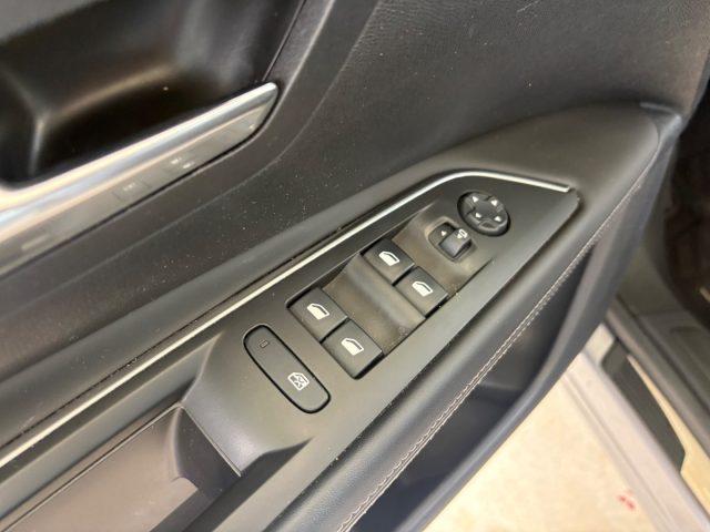 PEUGEOT 3008 PureTech 130 Allure POCHI CHILOMETRI TENUTA BENE