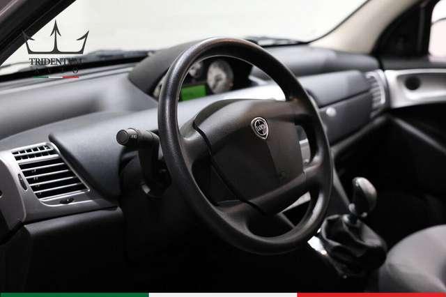 Lancia Ypsilon 1.2 8v Oro Plus