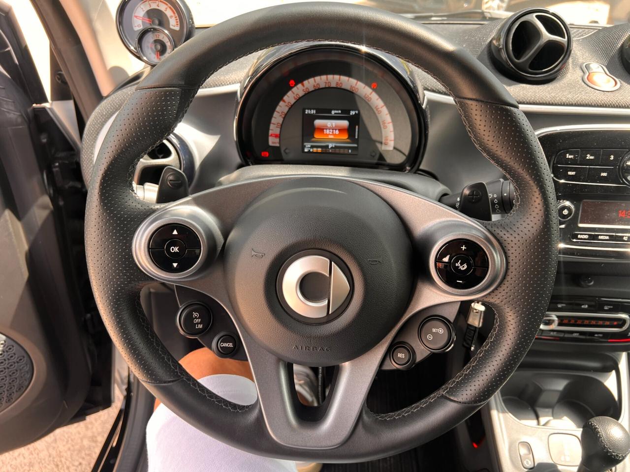 Smart ForTwo 70 1.0 Passion solo 18.000 km