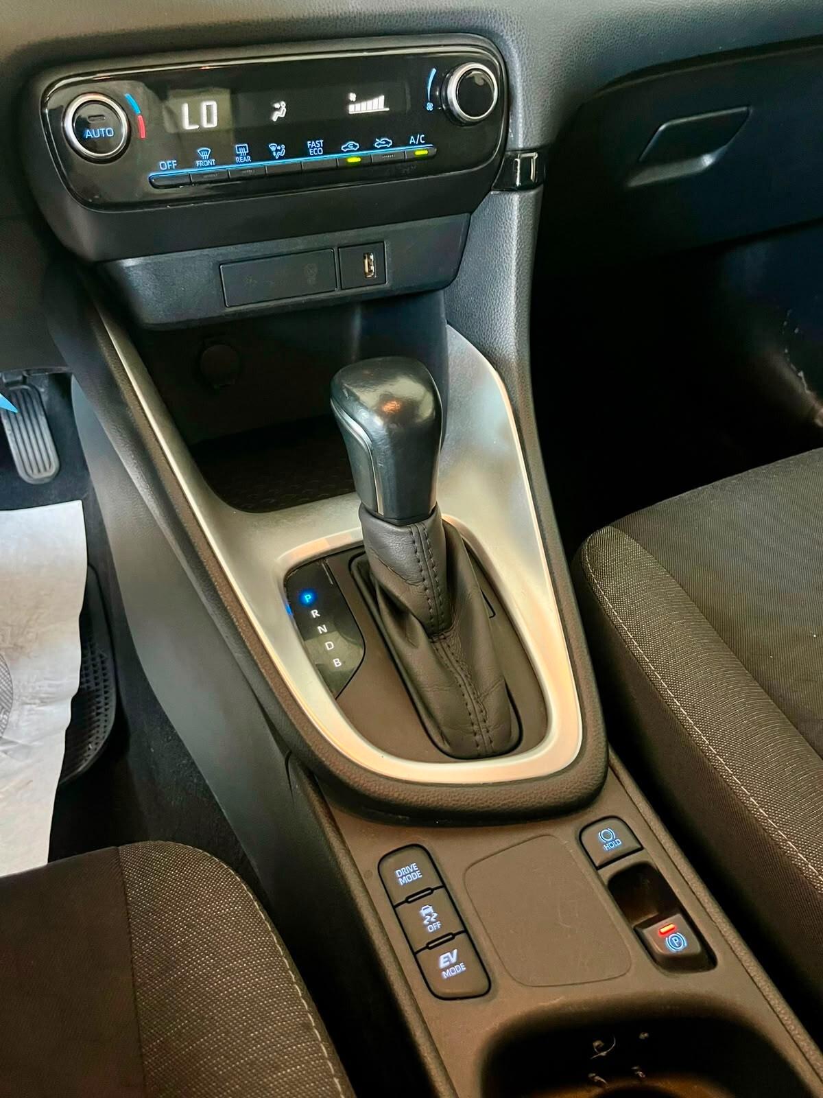 Toyota Yaris 1.5 Hybrid 5 porte Business