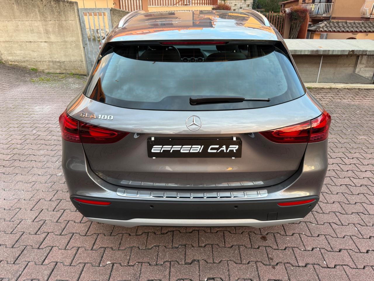 Mercedes-benz GLA 180 Mhev Aut. PARI AL NUOVO!