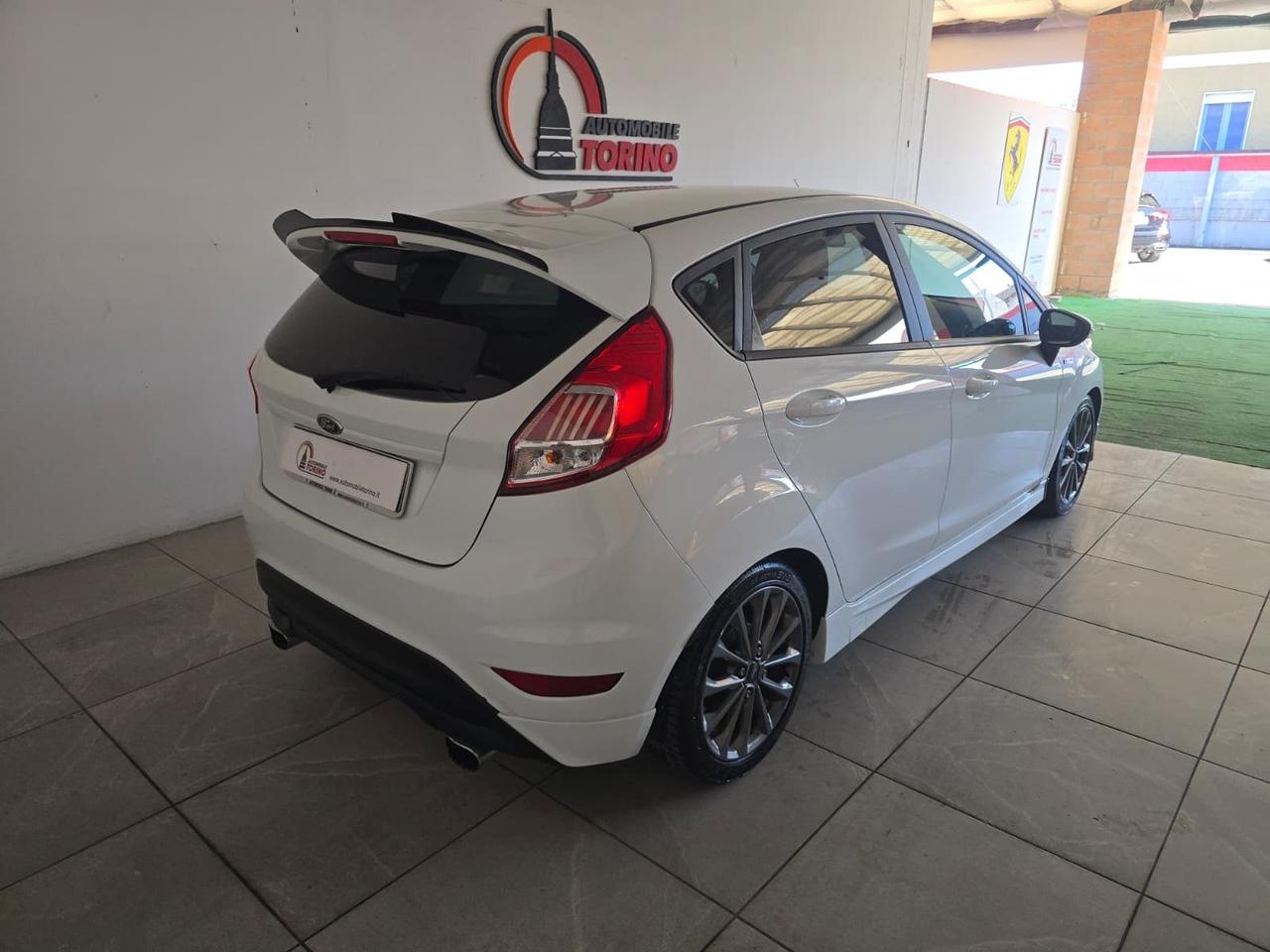 Ford Fiesta 1.5 TDCi 75CV 3 porte Black & White Edition