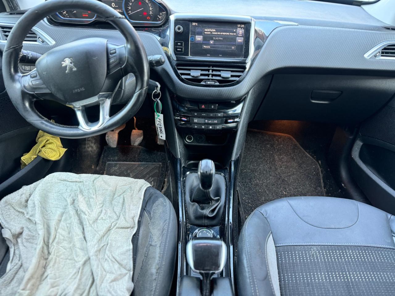 Peugeot 2008 BlueHDi 100 Allure 2015