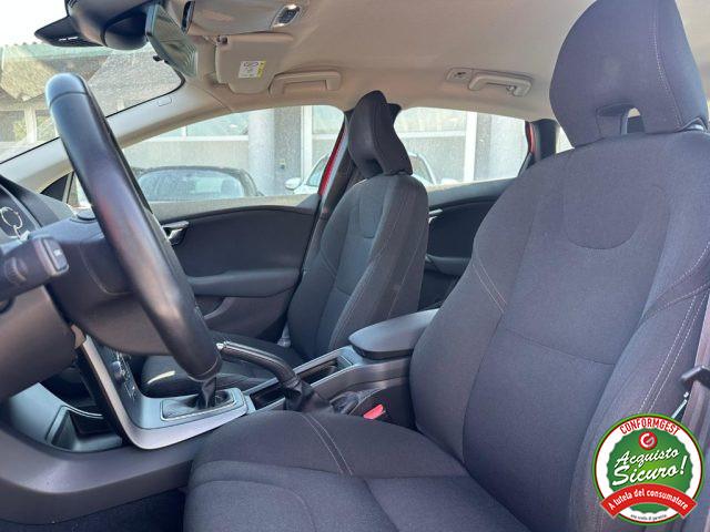 VOLVO V40 Momentum D2