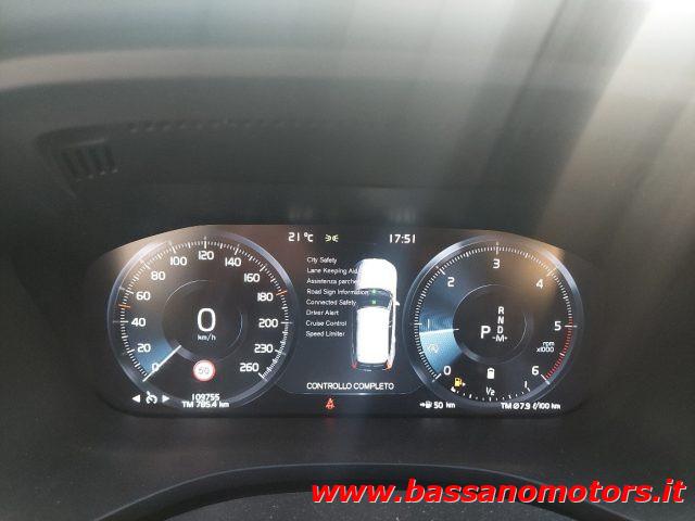 VOLVO XC60 B4 (d) AWD Geartronic Momentum Pro