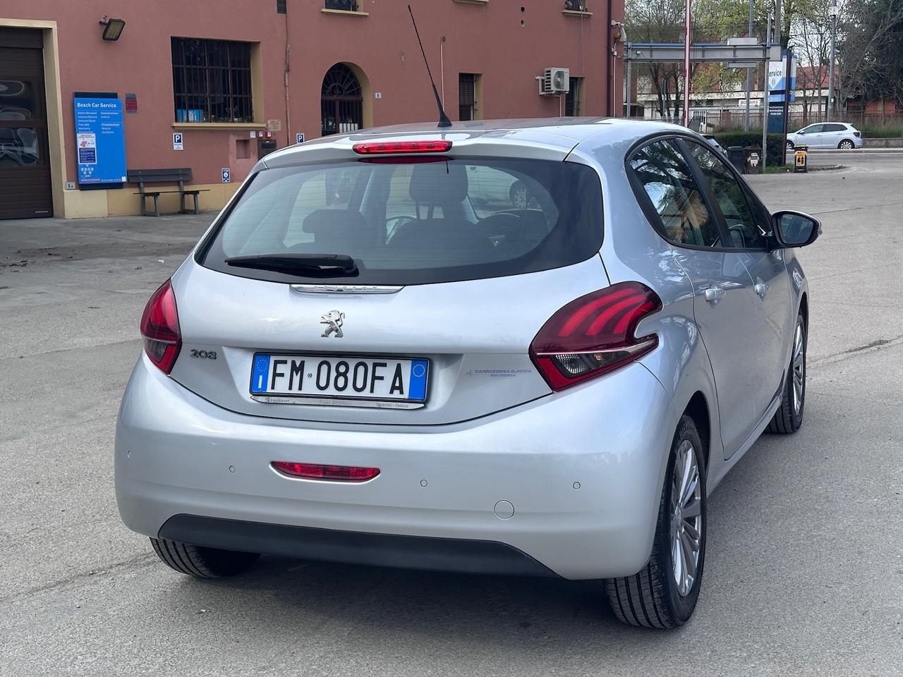 Peugeot 208 PureTech 82 5 porte Allure solo 103 mila km