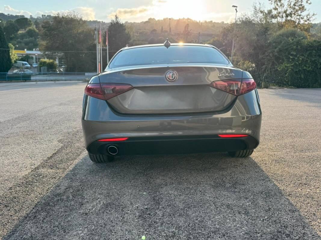 Alfa Romeo Giulia 2.2 t Giulia 150cv