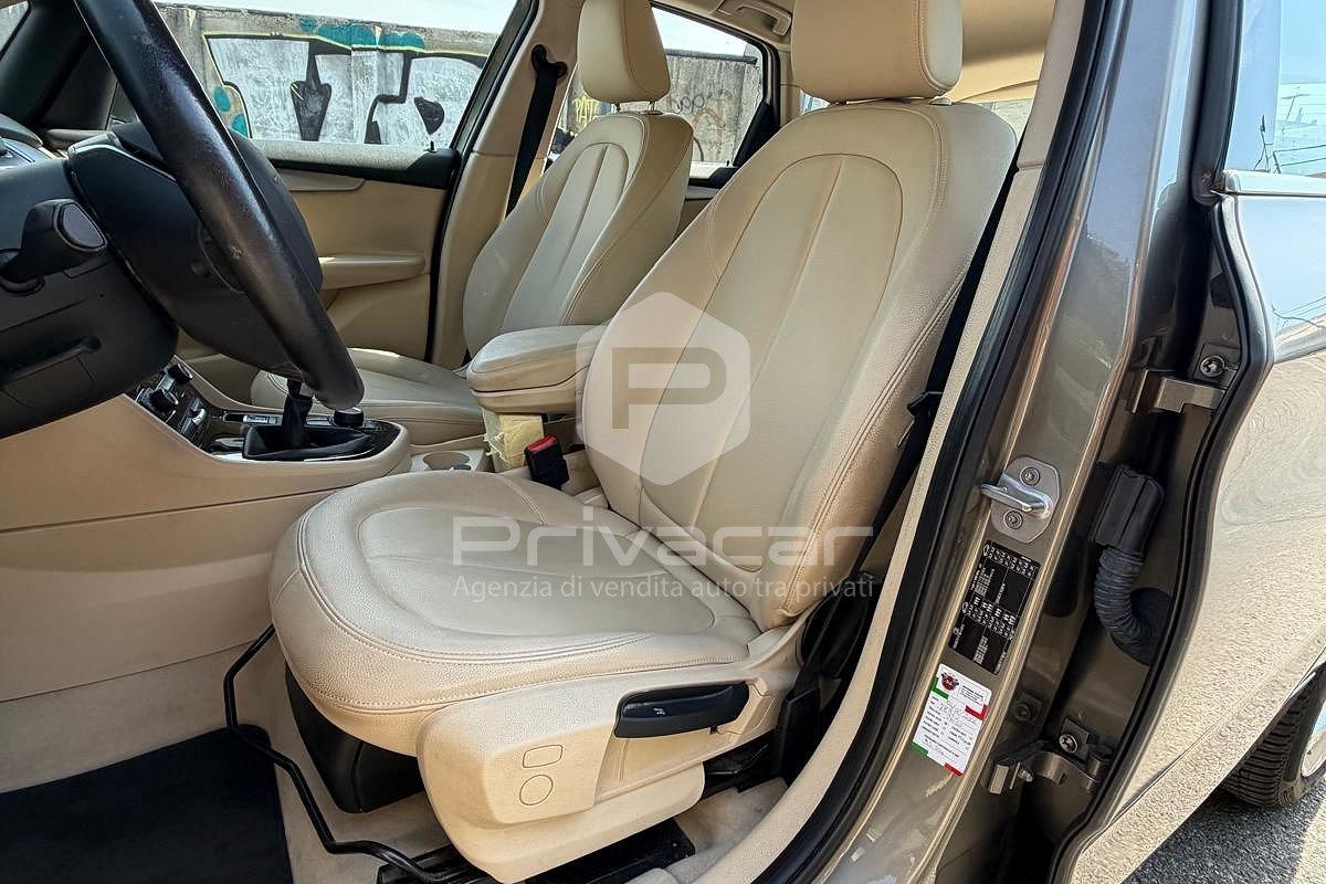 BMW 218i Active Tourer Advantage