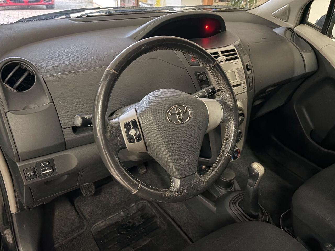 TOYOTA YARIS 1.0 69 CV 131.000 KM