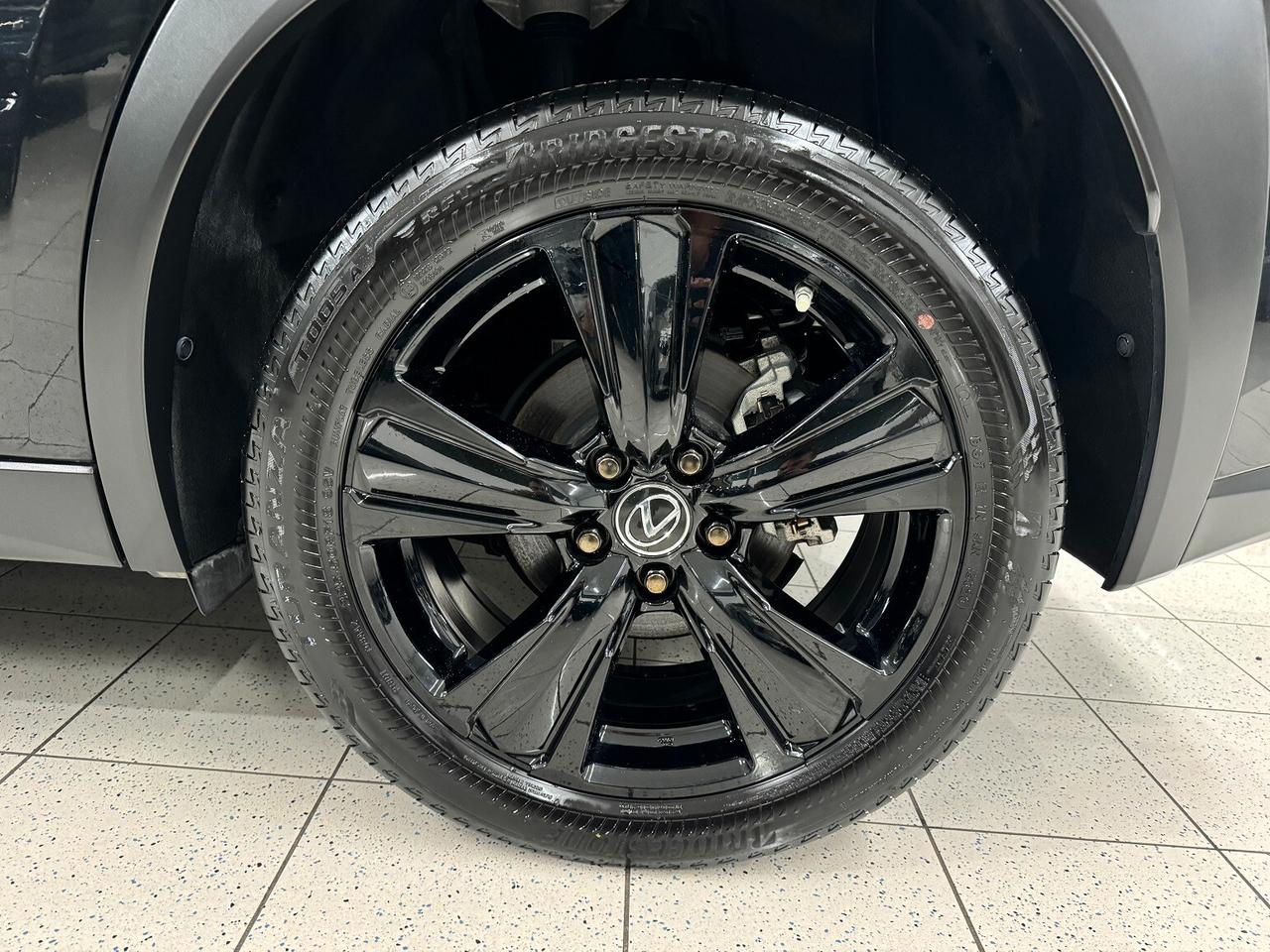 Lexus UX Hybrid Midnight STRAFUL PARI NUOVO!!!!