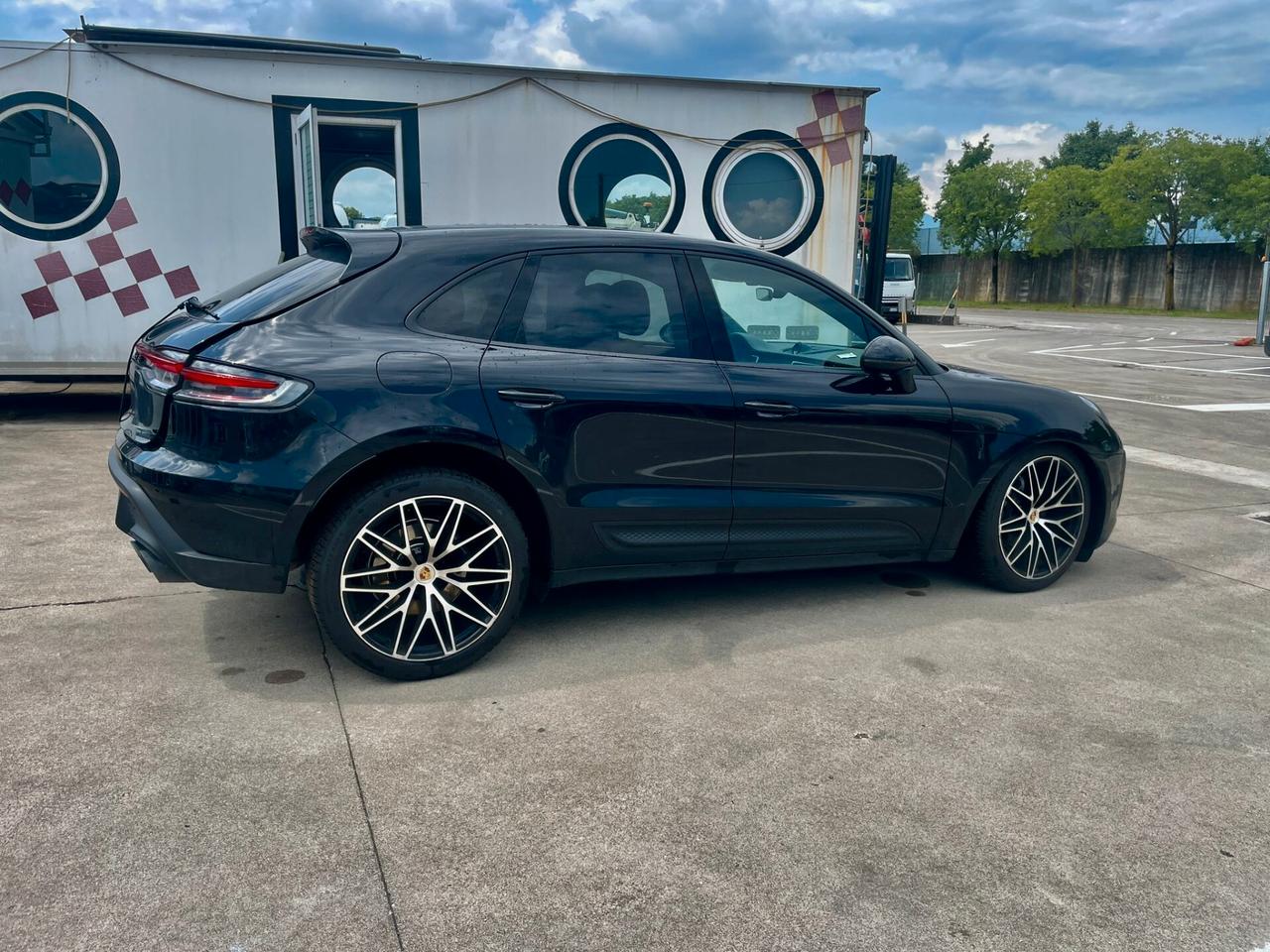 Porsche Macan 2.0 *** VEICOLO SINISTRATO VA IN MOTO ***