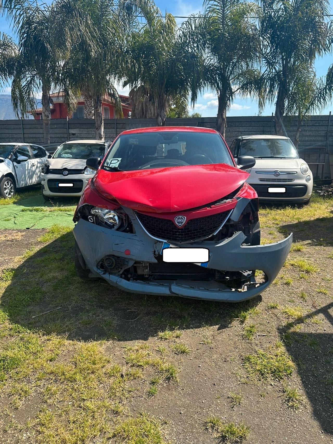 Lancia Ypsilon 1.2 69 CV 5 porte Gold SINISTRATA