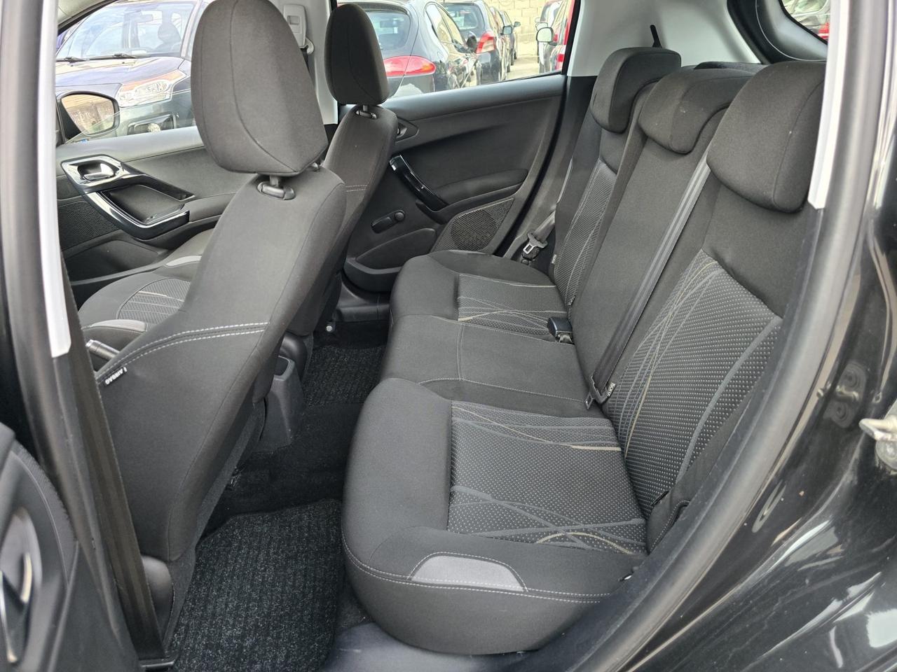 Peugeot 208 1.2 benzina 82 CV 5 porte anno 2013