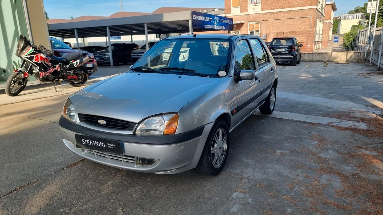 Ford Fiesta 1.2i 16V cat 5 porte Ghia