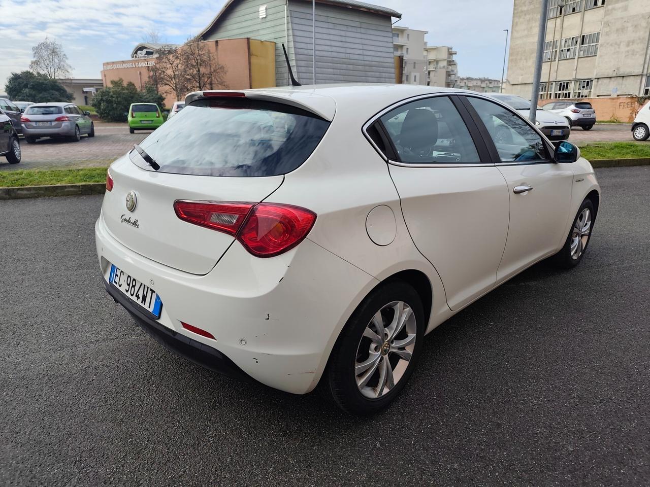 Alfa Romeo Giulietta 1.6 JTDm-2 105 Cv neopatentati