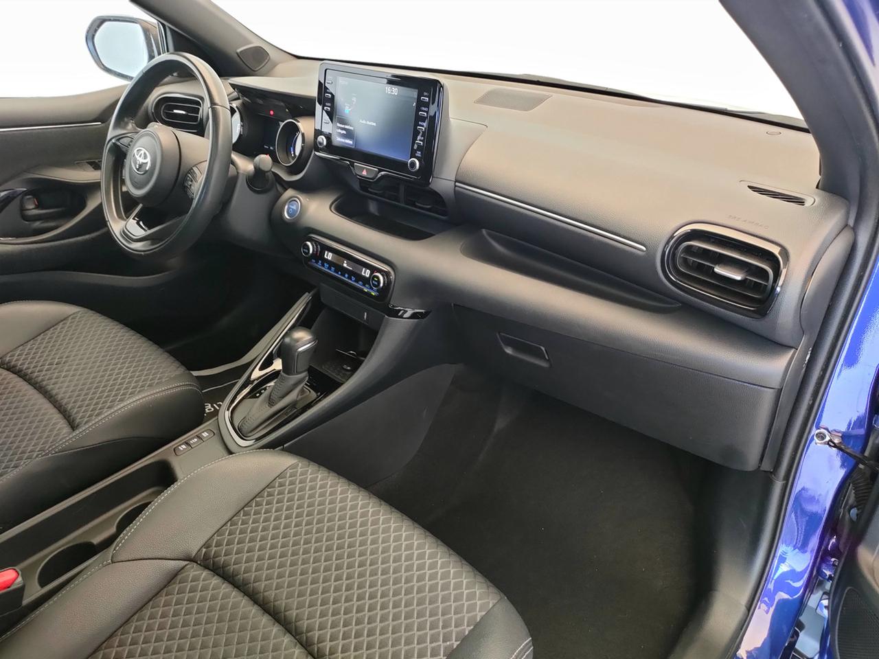 TOYOTA Yaris IV 2020 - Yaris 1.5h Lounge