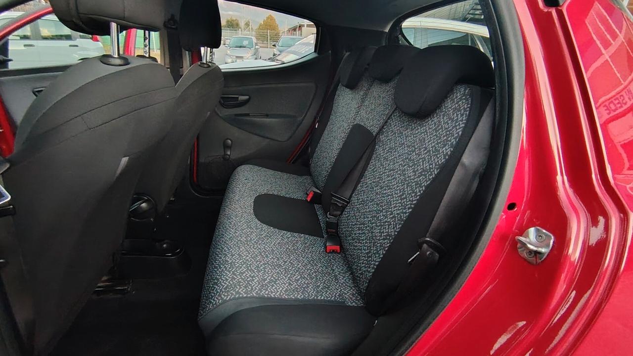 Lancia Ypsilon 1.2 69 CV 5 porte S&S Platinum