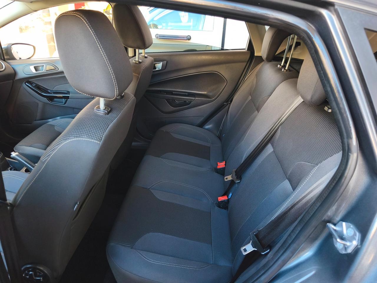 Ford Fiesta 1.5 TDCi 75CV 5 porte Titanium
