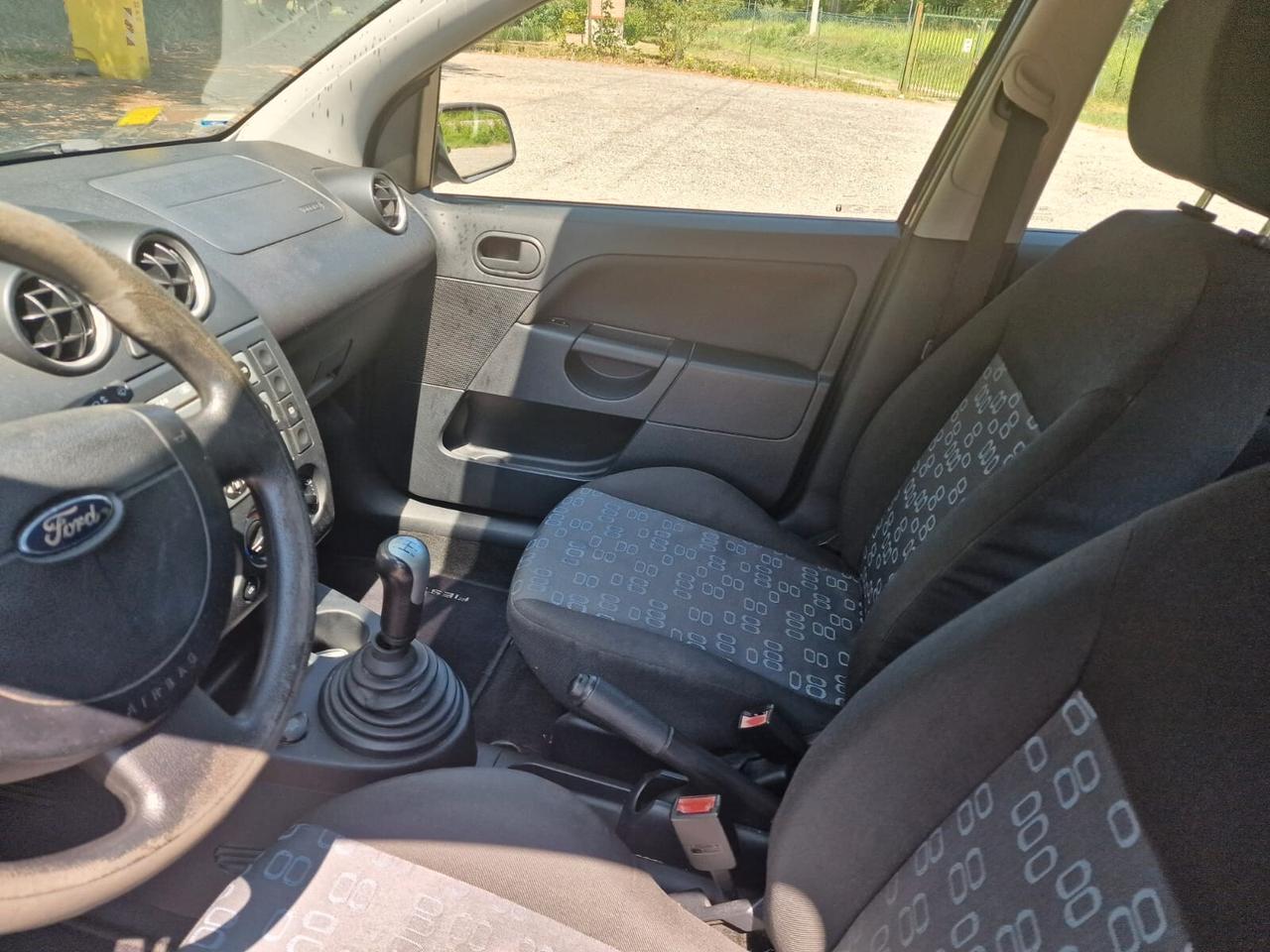 Ford Fiesta 1.4 TDCI 5P. Ghia, neopatentati