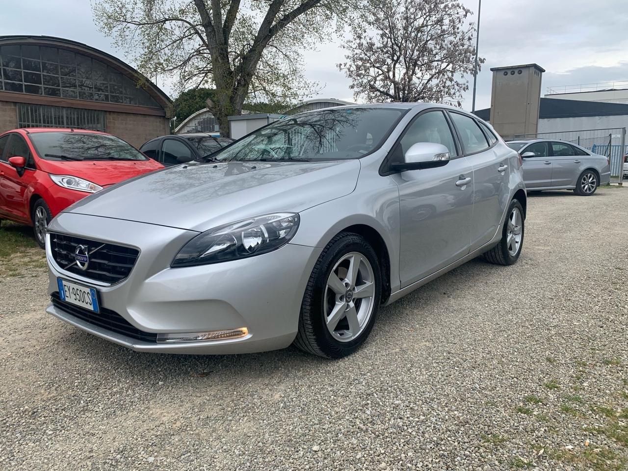 Volvo V40 D2 1.6 Summum 2015 233.000 KM