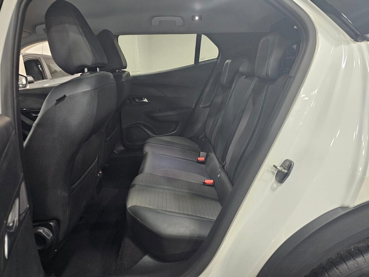 NUOVA PEUGEOT 2008 ALLURE PACK 1.5 BLUEHDI 131CV EAT8 F1