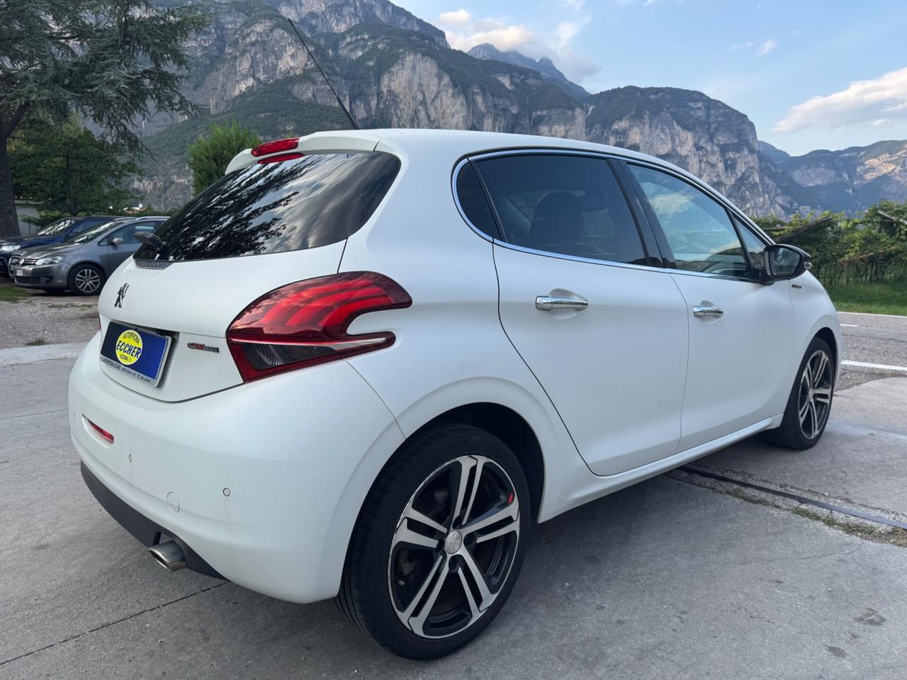 Peugeot 208 GT Line 1.2 110CV NEOPATENTATI