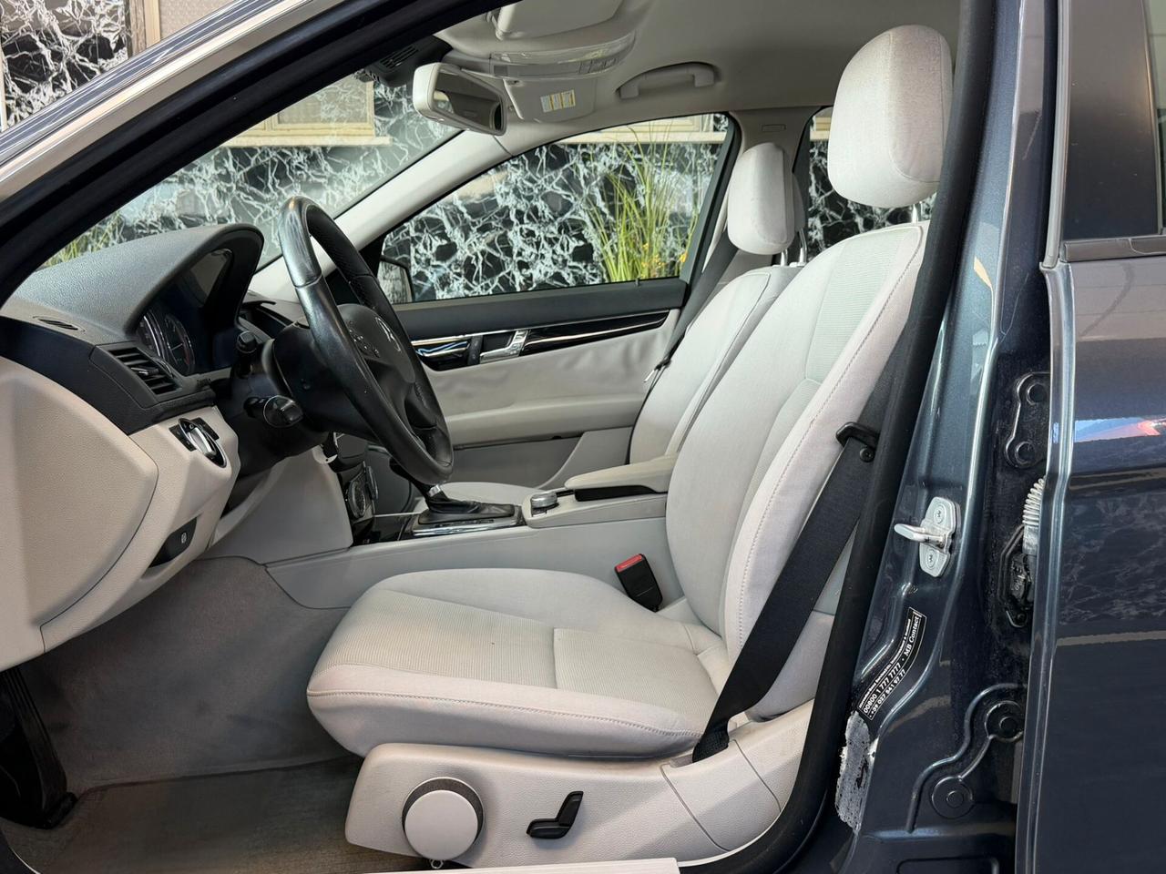 Mercedes-benz C 220 CDI BlueEFFICIENCY Avantgarde