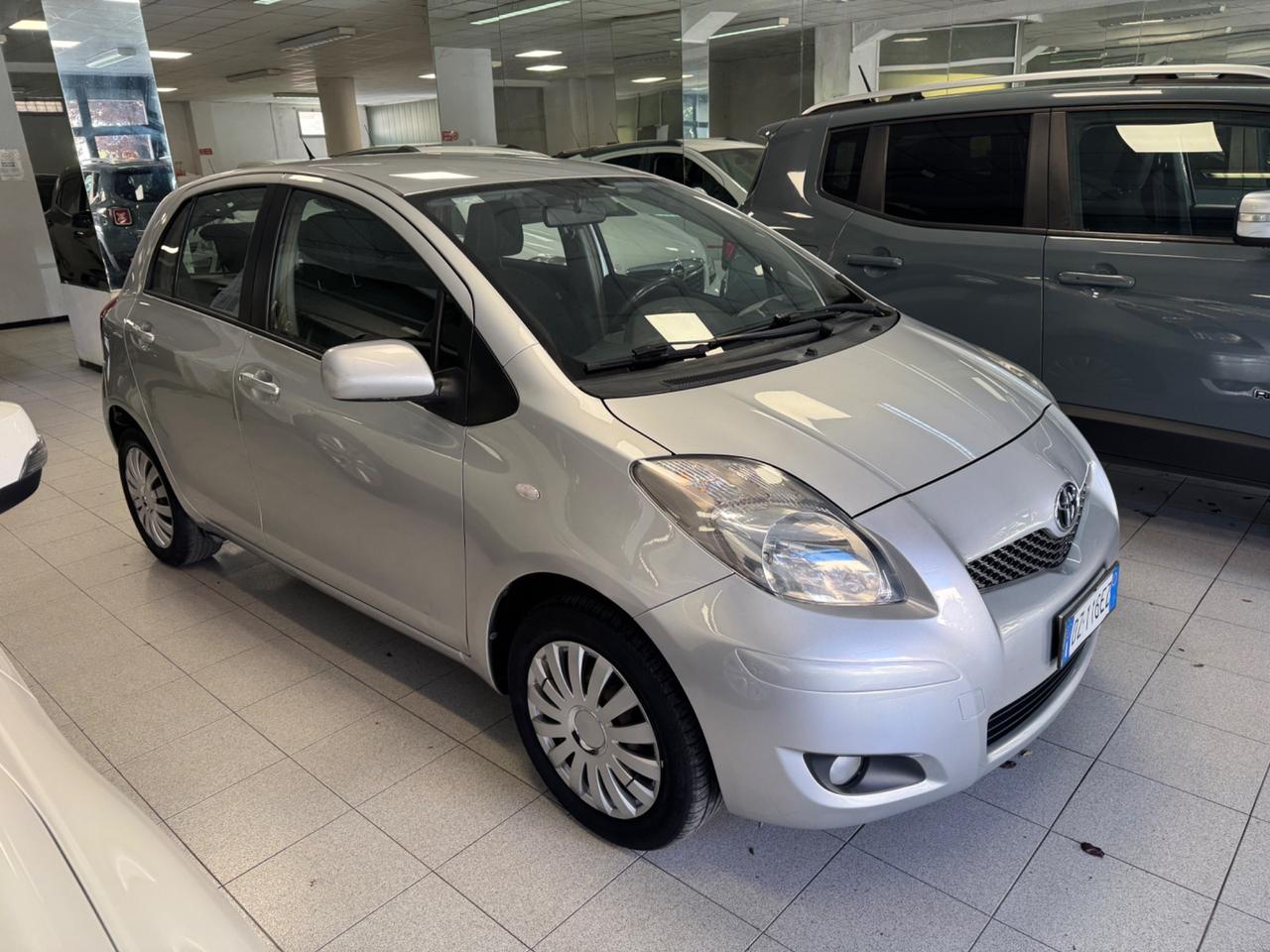 Toyota Yaris 1.0 5 porte Sol