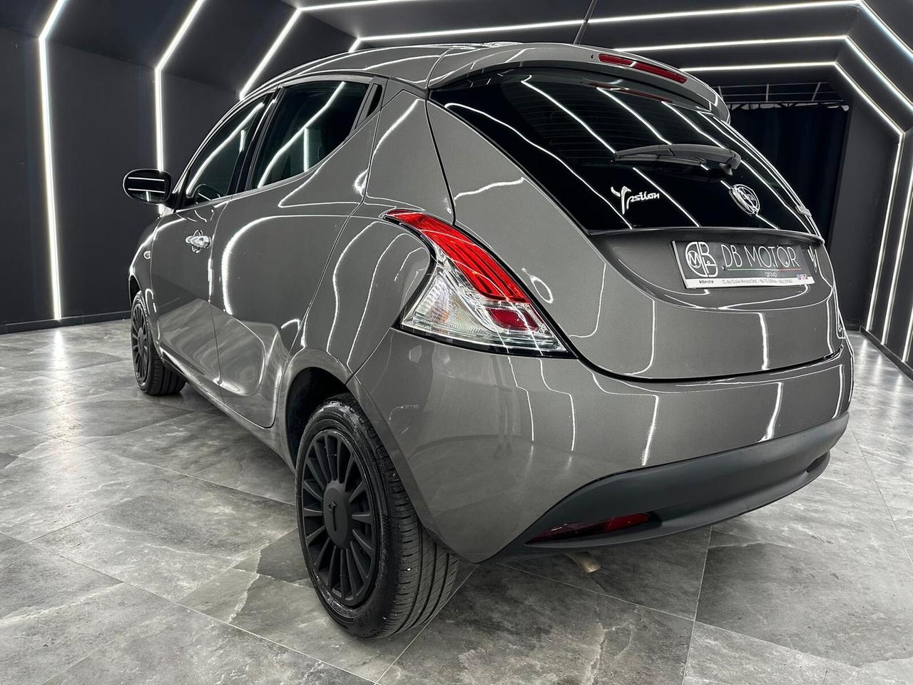 Lancia Ypsilon 1.0 FireFly 5 porte S&S Hybrid UnYca
