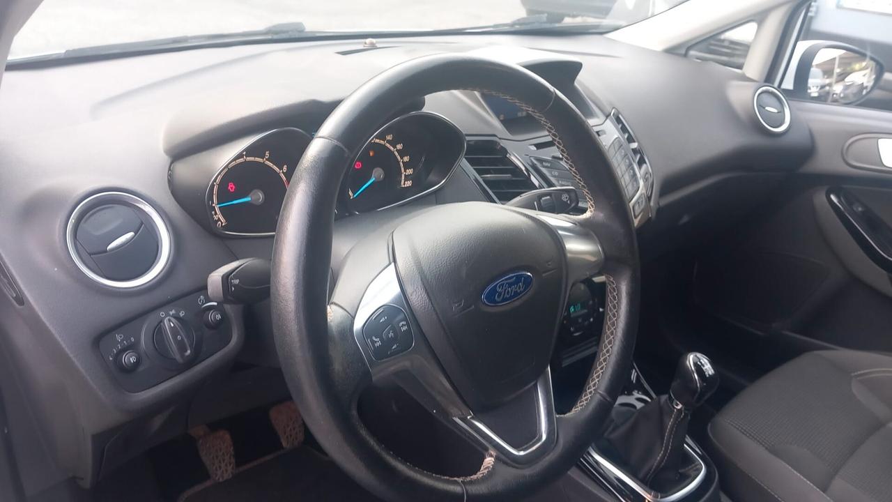 Ford Fiesta 1.4 5p. Bz.- GPL Titanium