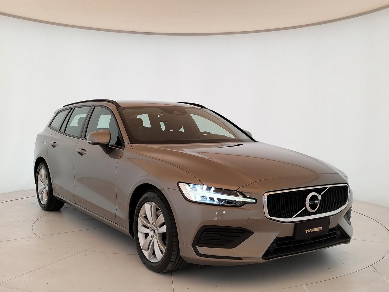 VOLVO V60 2.0 b4 Momentum Business auto - IVA ESPOSTA