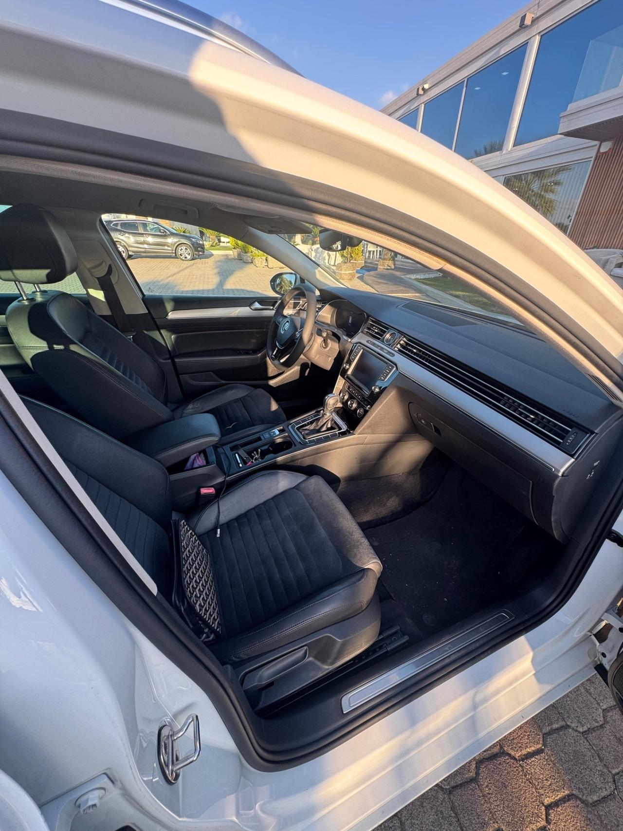 Volkswagen Passat Variant 2.0 TDI 190 CV DSG Highline BlueMotion Tech.