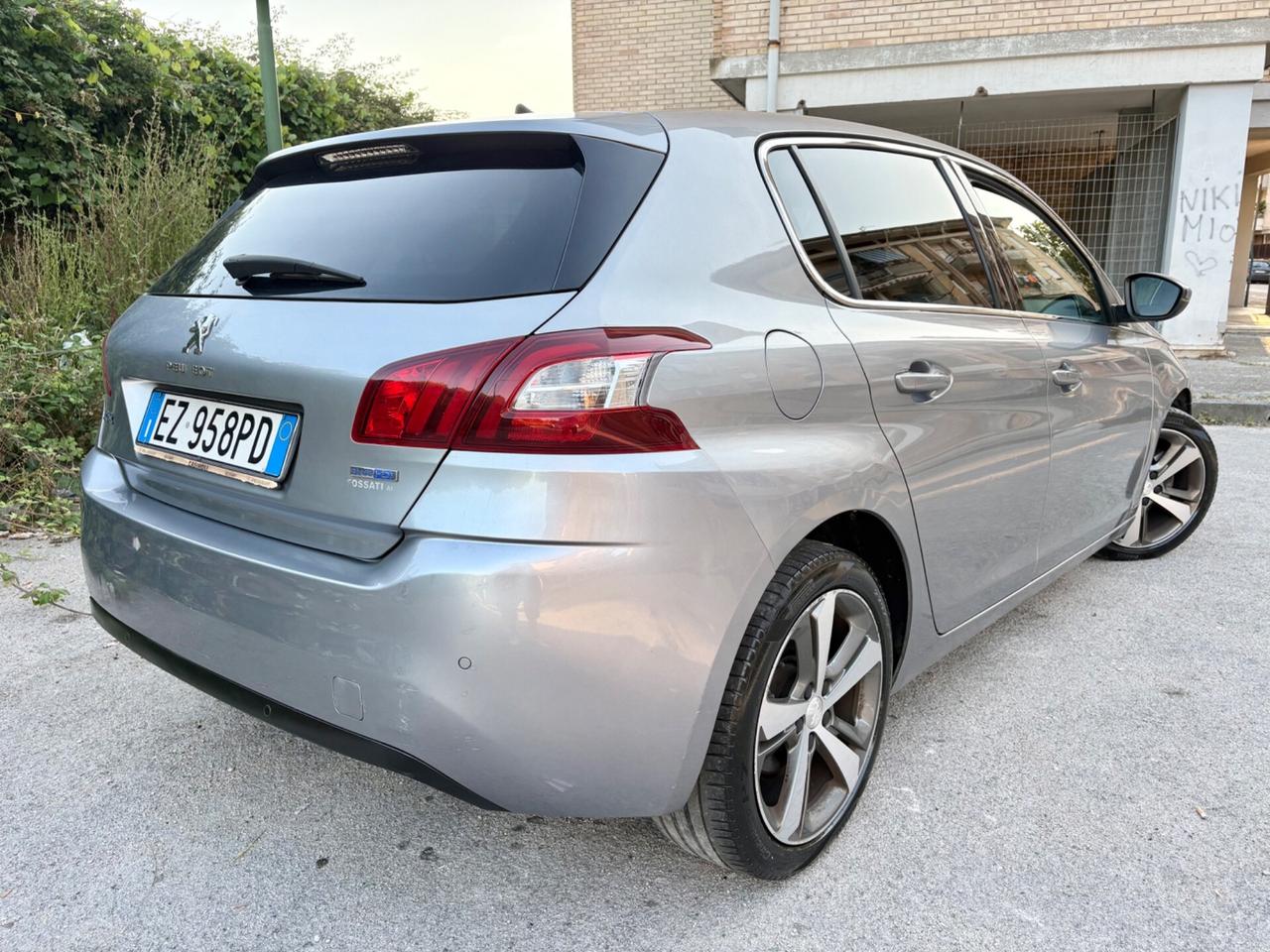 Peugeot 308 BlueHDi 1.6 120cv berlina