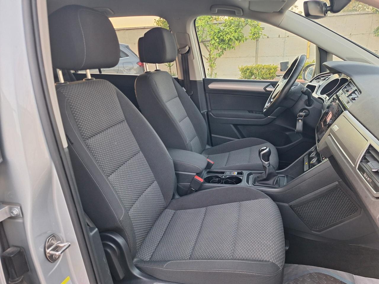Volkswagen Touran 2.0 TDI 150cv Business NAV+RETROCAM. 2019