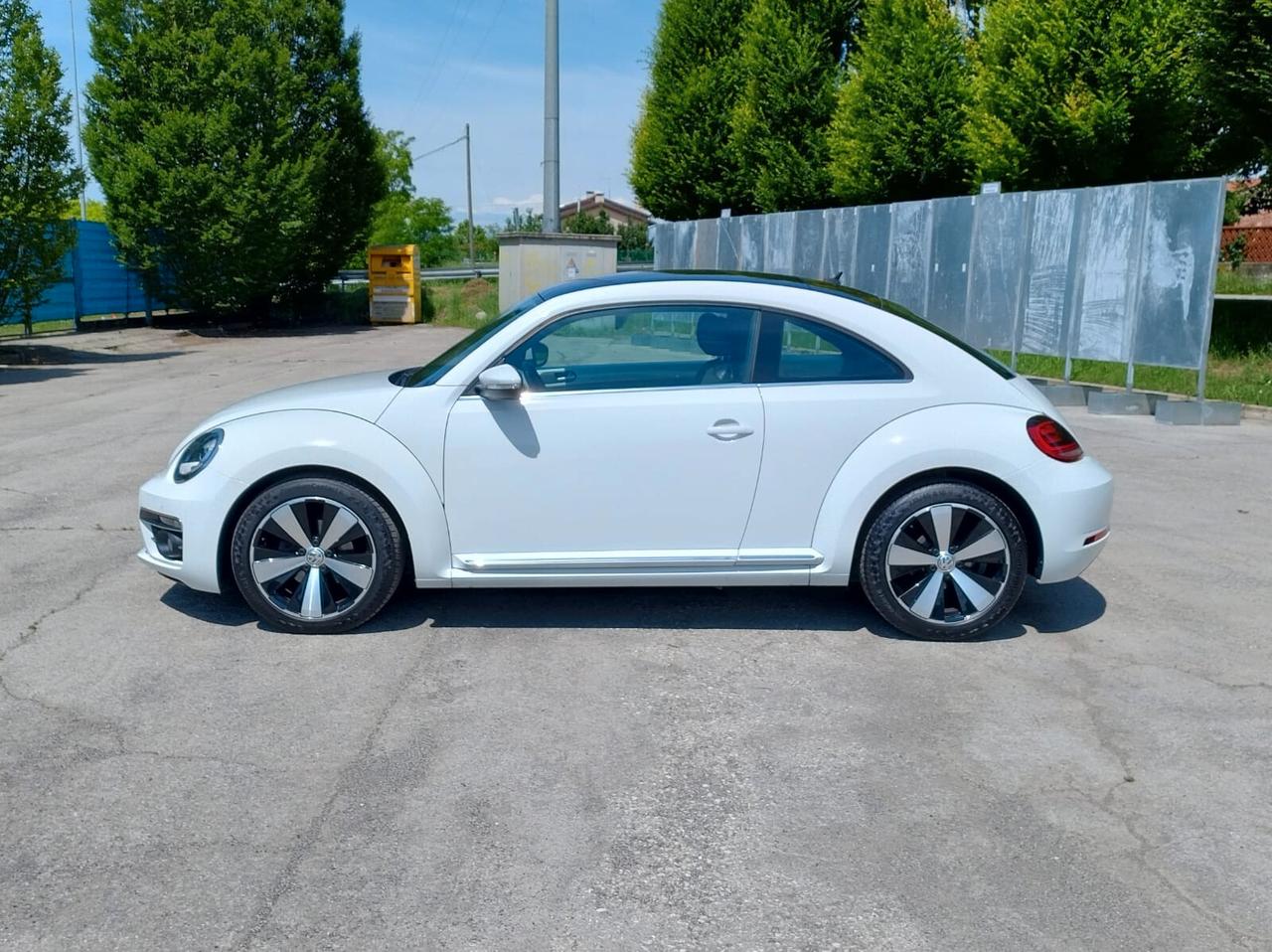 Volkswagen Maggiolino 2.0 TDI DSG Design BlueMotion Technology