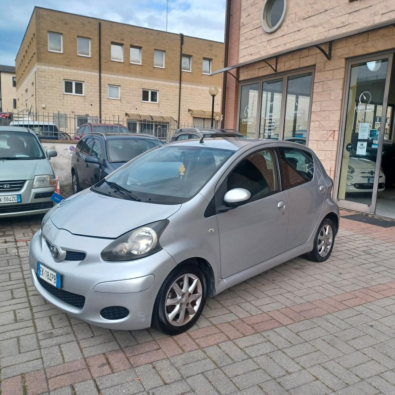 135.048 KM AYGO 1.0 NEOPATENTATI AUTOMATICA