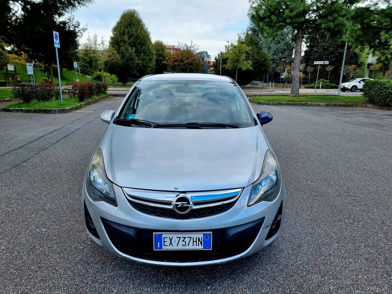 Opel Corsa 1.2 benzina/gpl ADATTA A NEOPATENTATI
