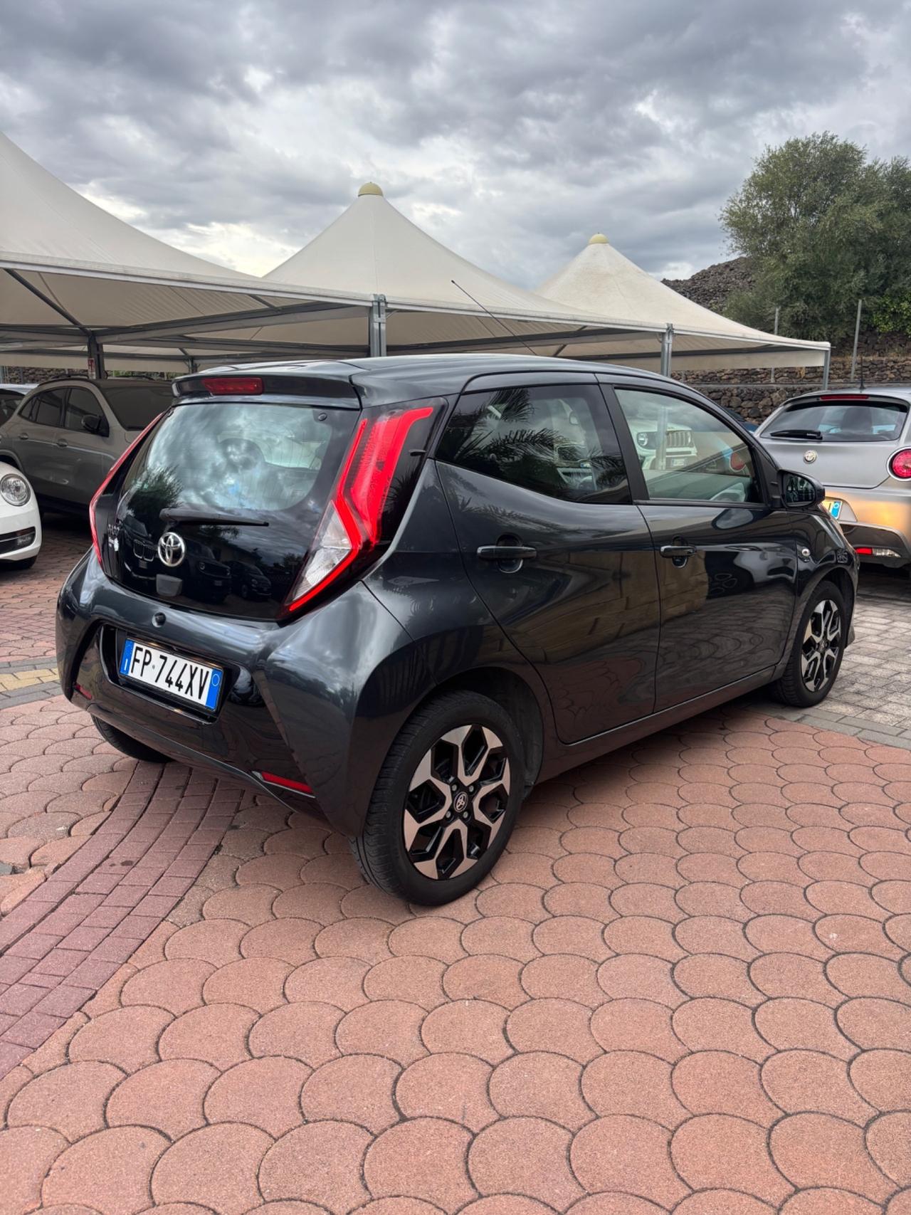Toyota Aygo 1.0 VVT-i 72 CV 5 porte x-play