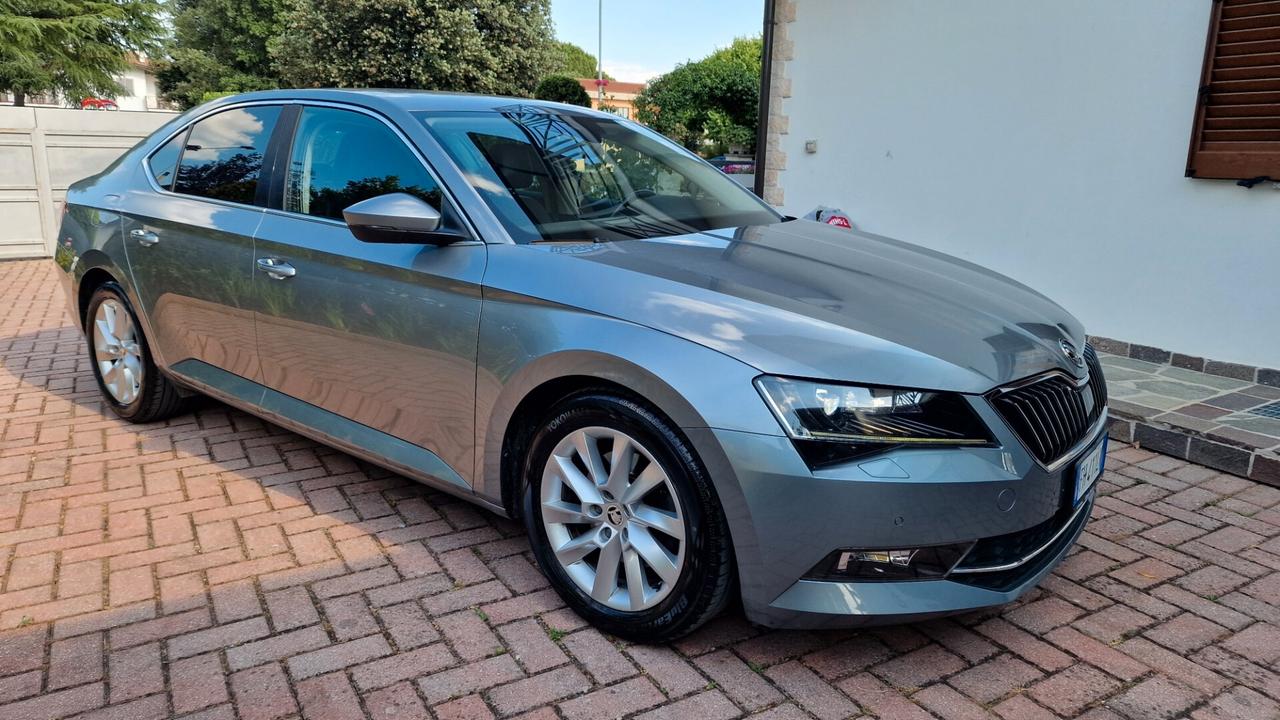 Skoda Superb 2.0 TDI DSG Executive